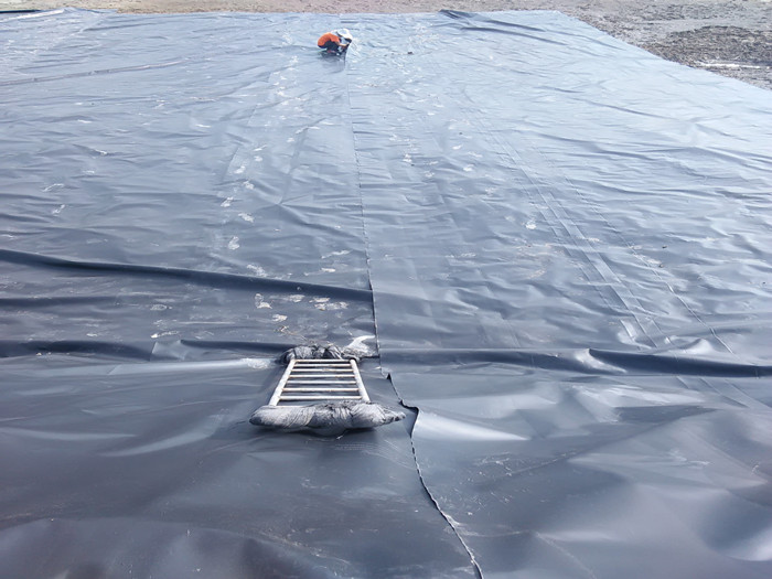 水庫(kù)中HDPE土工膜鋪設(shè)焊接要點(diǎn)