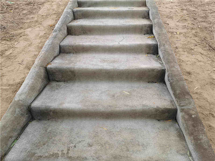 水泥毯的優(yōu)勢與缺點(diǎn)及作用